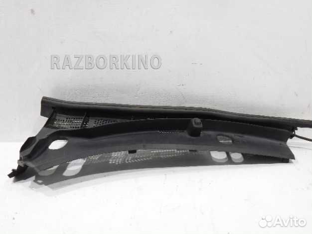 Водосток лобового стекла (жабо)