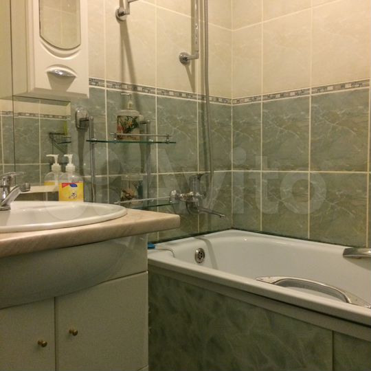 2-к. квартира, 50 м², 4/9 эт.