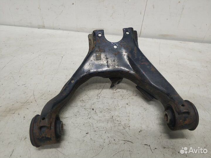 Рычаг передний правый верхний Mitsubishi Pajero