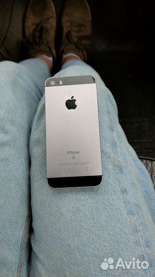 Телефон iPhone se