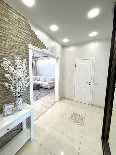 2-к. квартира, 73 м², 9/10 эт.