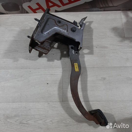 Педаль тормоза Chevrolet Aveo Т 250 2010