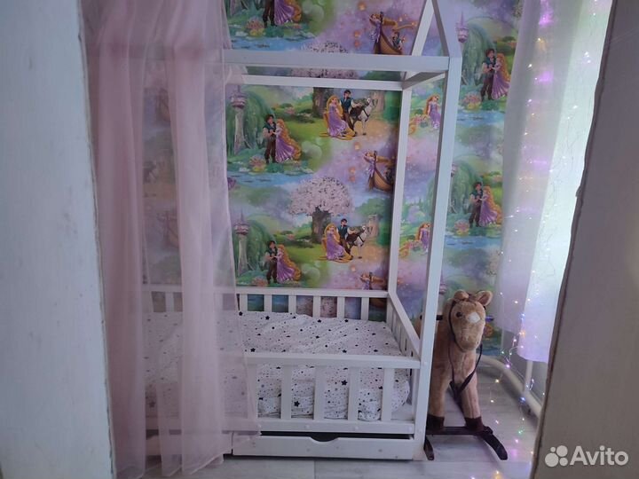 Детская кроватка домик бу с ящиками