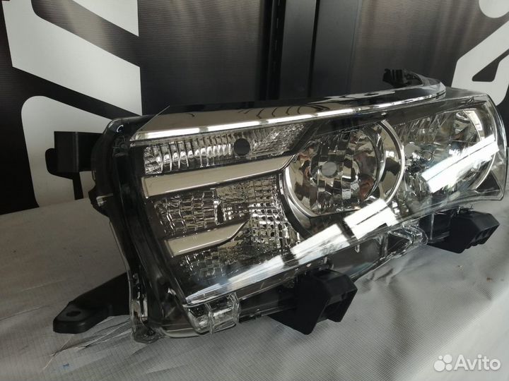 Фара левая Toyota Corolla E18 2013- Новая 35145110
