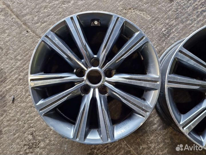 Диск литой оригинал R17 Genesis G80