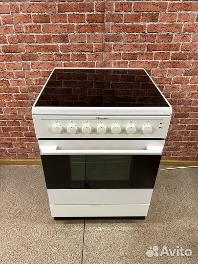 Плита электрическая Electrolux привезу подключу