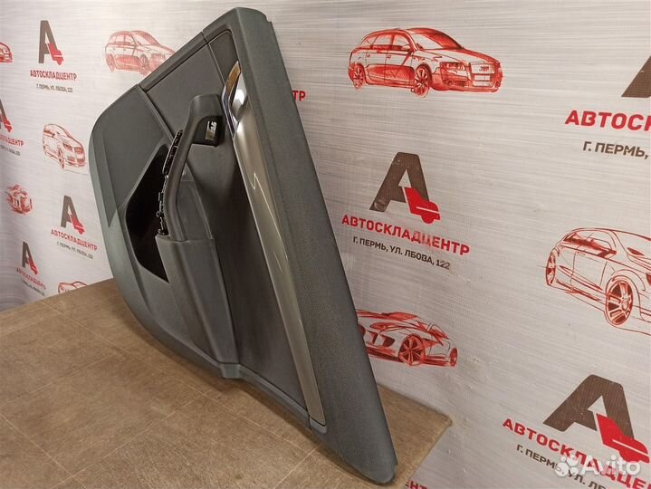 Обшивка двери задней правой Skoda Octavia