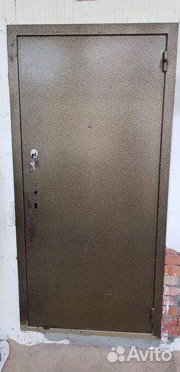 Дверь входная металлическая