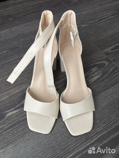 Босоножки женские 40 размер