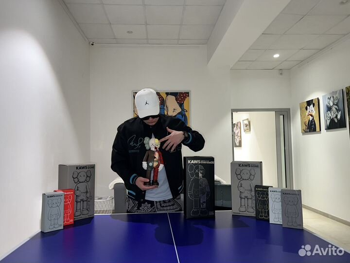 Коллекционная фигурка Kaws