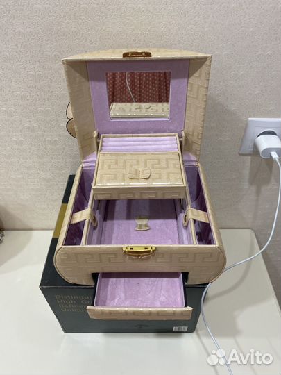 Шкатулка для украшений новая