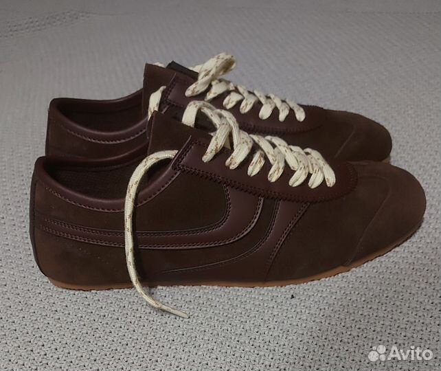 Кроссовки замшевые