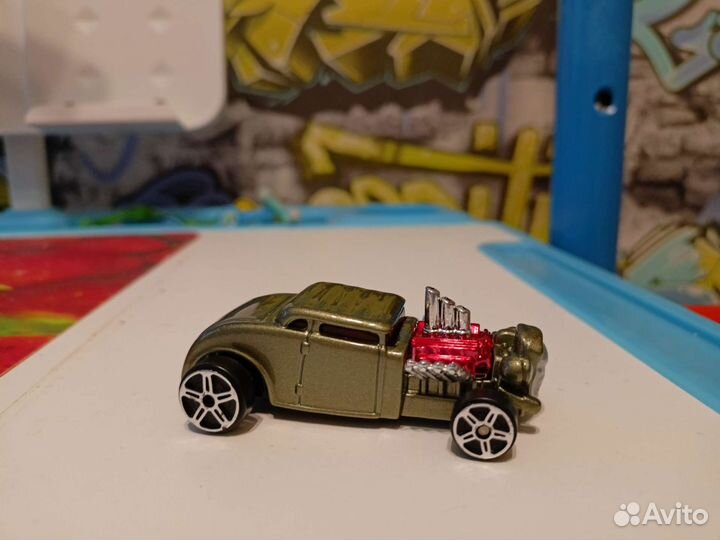 Машинки хотвилс