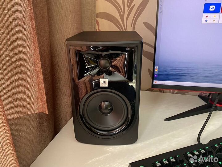 Студийные мониторы JBL 305P mkii