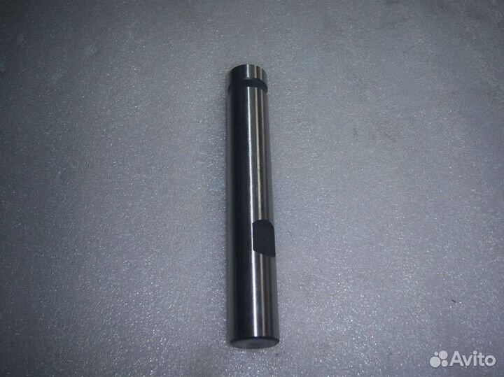 Шкворень поворотного кулака левый (L) toyota 7-8FD