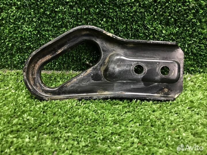 Кронштейн радиатора Opel Astra H Z16XER 2007