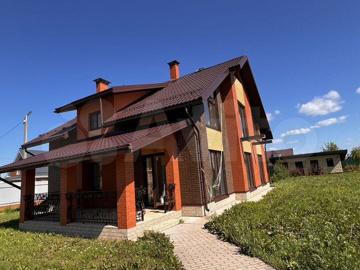 Коттедж 300 м² на участке 27 сот.