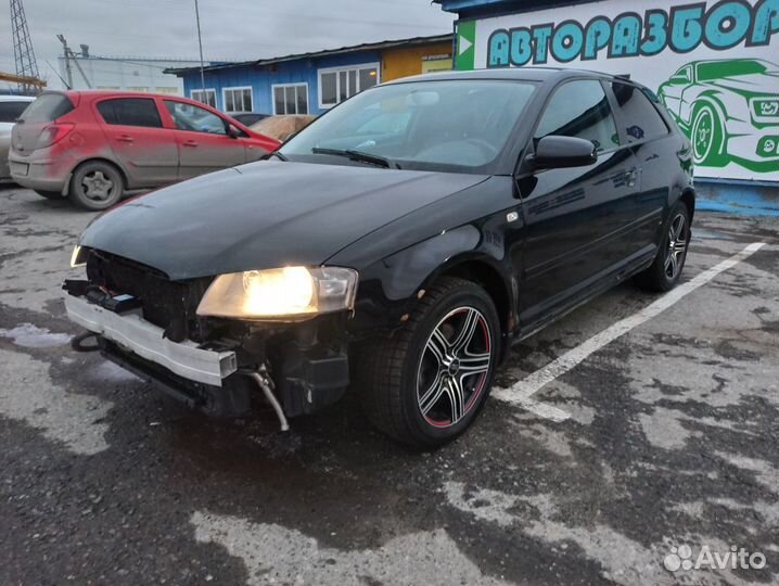 Обшивка кузова левая Audi A3 8P3867043 Отличное со