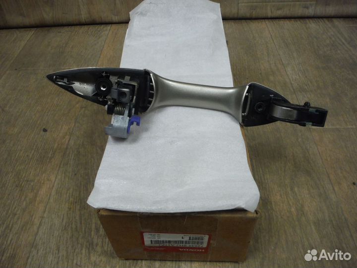 Ручка двери наруж. правая для honda Odyssey 3 2005