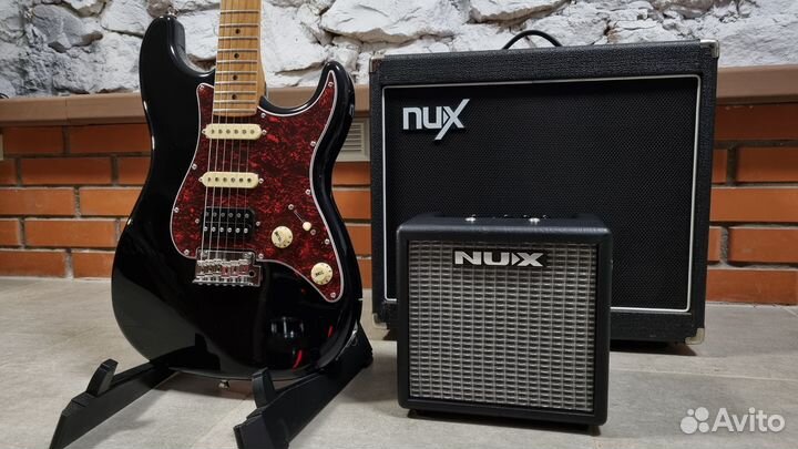Электрогитара с комбиком + аксессуар