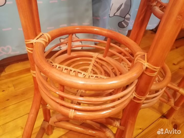 Подставка для цветов - ширма из ротанга