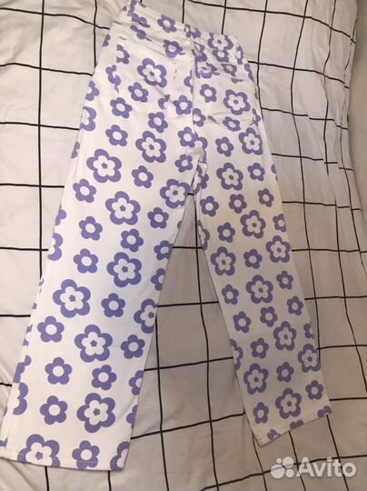 Джинсы с принтом