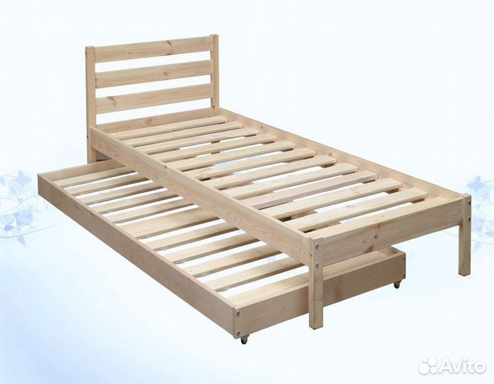 Кровать из массива