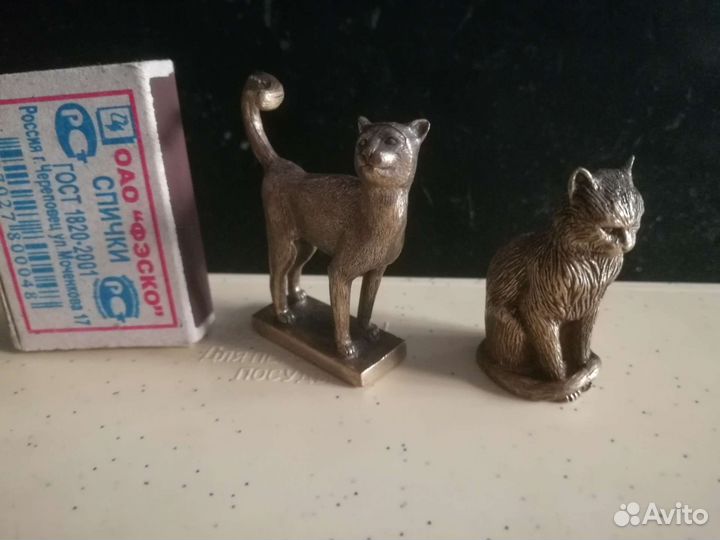 Бронзовые кошки