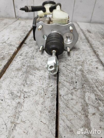 Главный тормозной цилиндр Honda Fit GP5 LEB