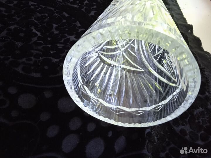 Рог хрусталь,длина 34,5см,с ручной резьбой