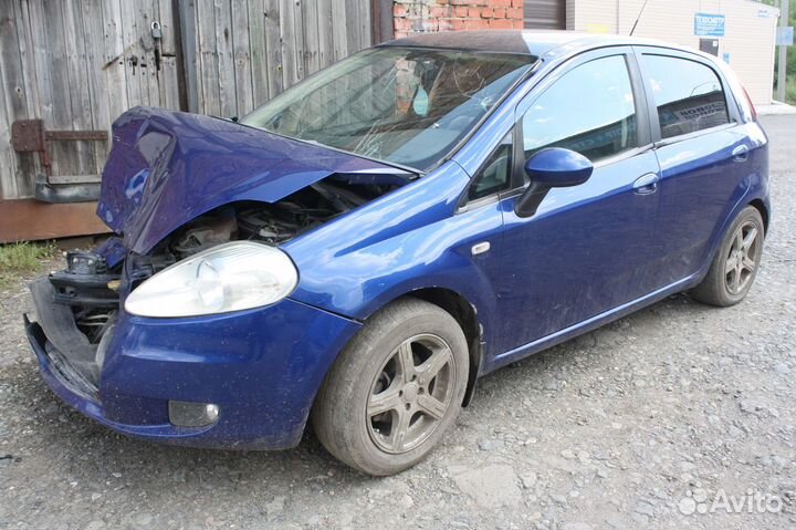 Fiat Punto 3 199 2007г. двигателя и коробки нет