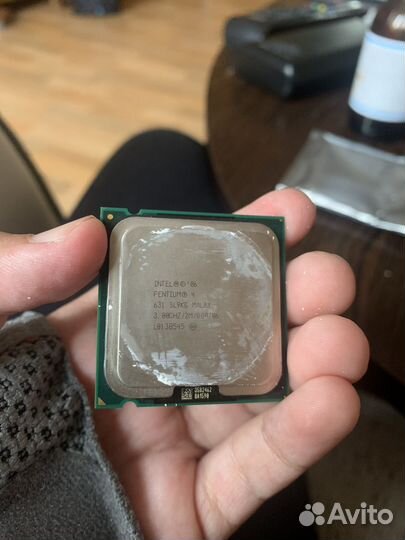 Intel Pentium 4 631 3.00 HZ
