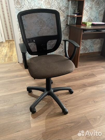 Компьютерный стол и стул