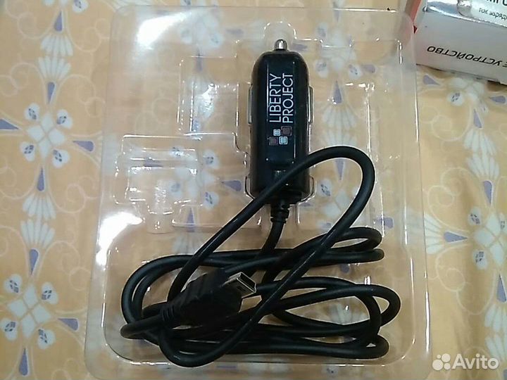 Автомобильное зарядное устройство