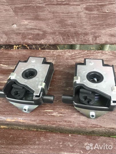 Трос капота замок