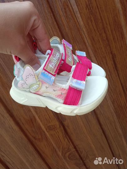 Босоножки для девочки 22