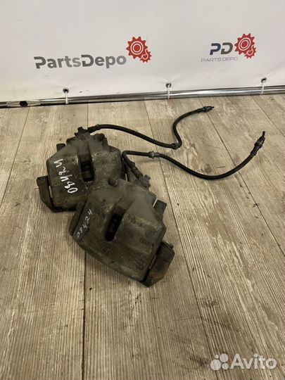 Супорта передние VW jetta 2006