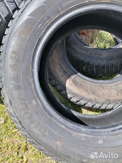 Goodyear UltraGrip Ice Arctic SUV 225/70 R16 T