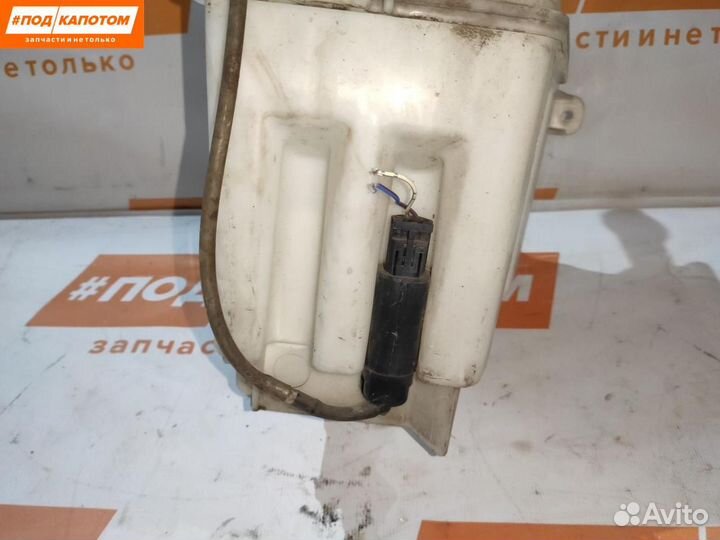 Бачок омывателя Toyota Avensis 2 (T250) 2004