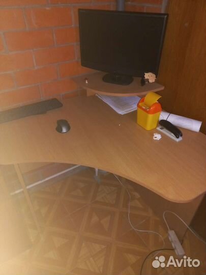 Компьютерный угловой стол бу