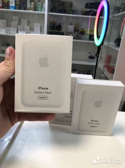 Power bank для iPhone