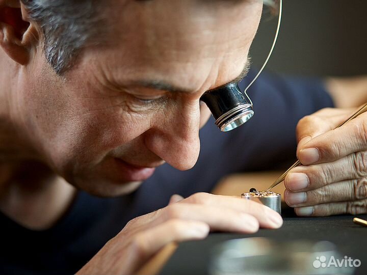 Часовой мастер с опытом