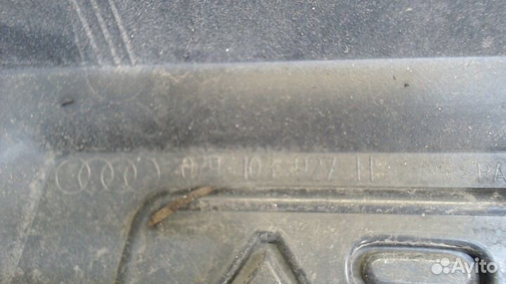 Накладка на двс Audi A8 (D3), 2008