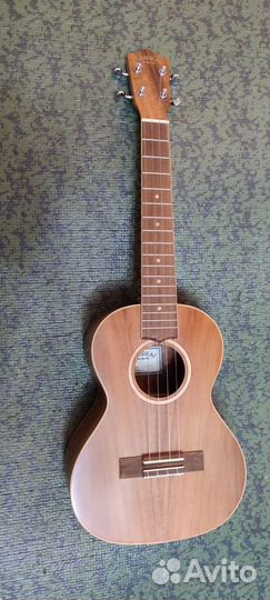 Укулеле тенор