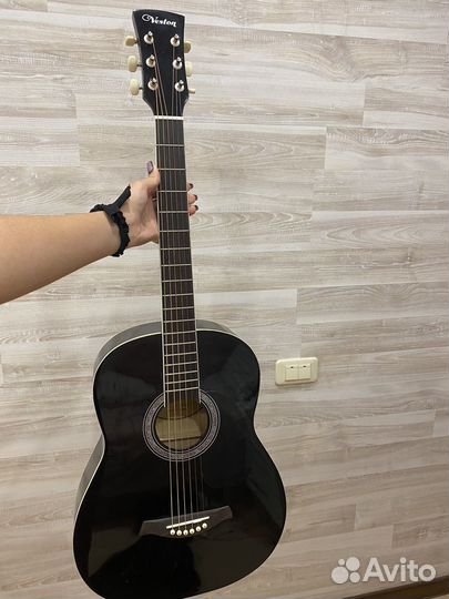 Акустическая гитара