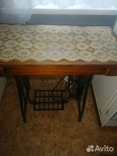 Швейная машина 