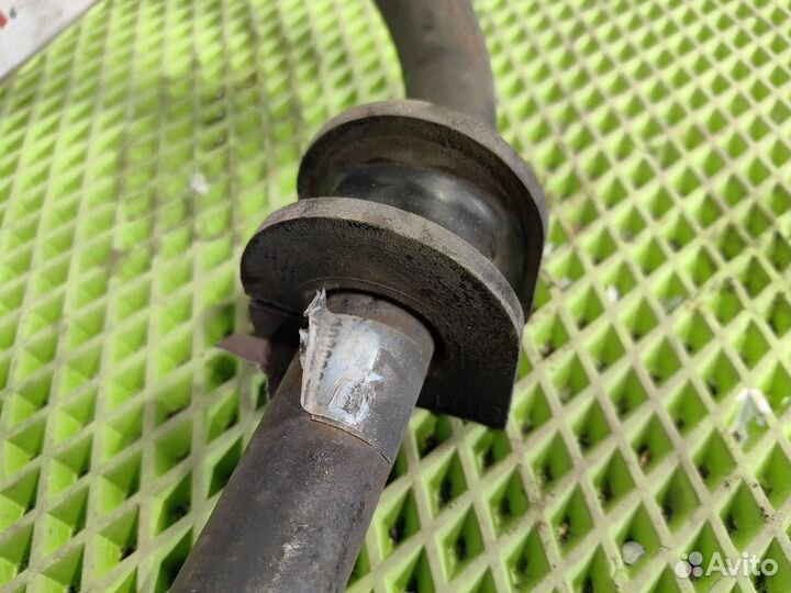 Задний стабилизатор Cadillac Escalade GMT900