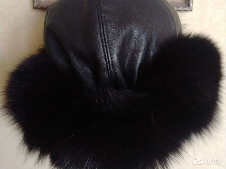 Зимняя женская шапка и берет