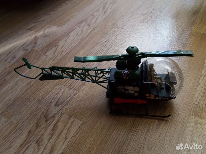 Вертолет игрушка