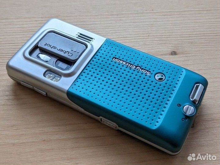 Sony Ericsson C702